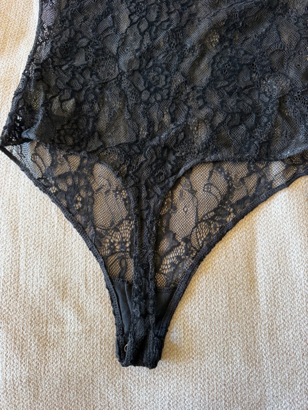 Good American Black Sheer Lace Long-Sleeve Mock Neck Bodysuit - Picture 6 of 7